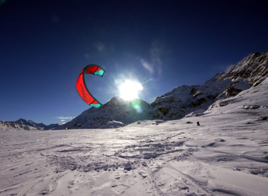 Nadine Stippler Snowkiting Bernina